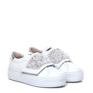 Tosca Blu white leather pearl accented velcro closure sneaker Size 7